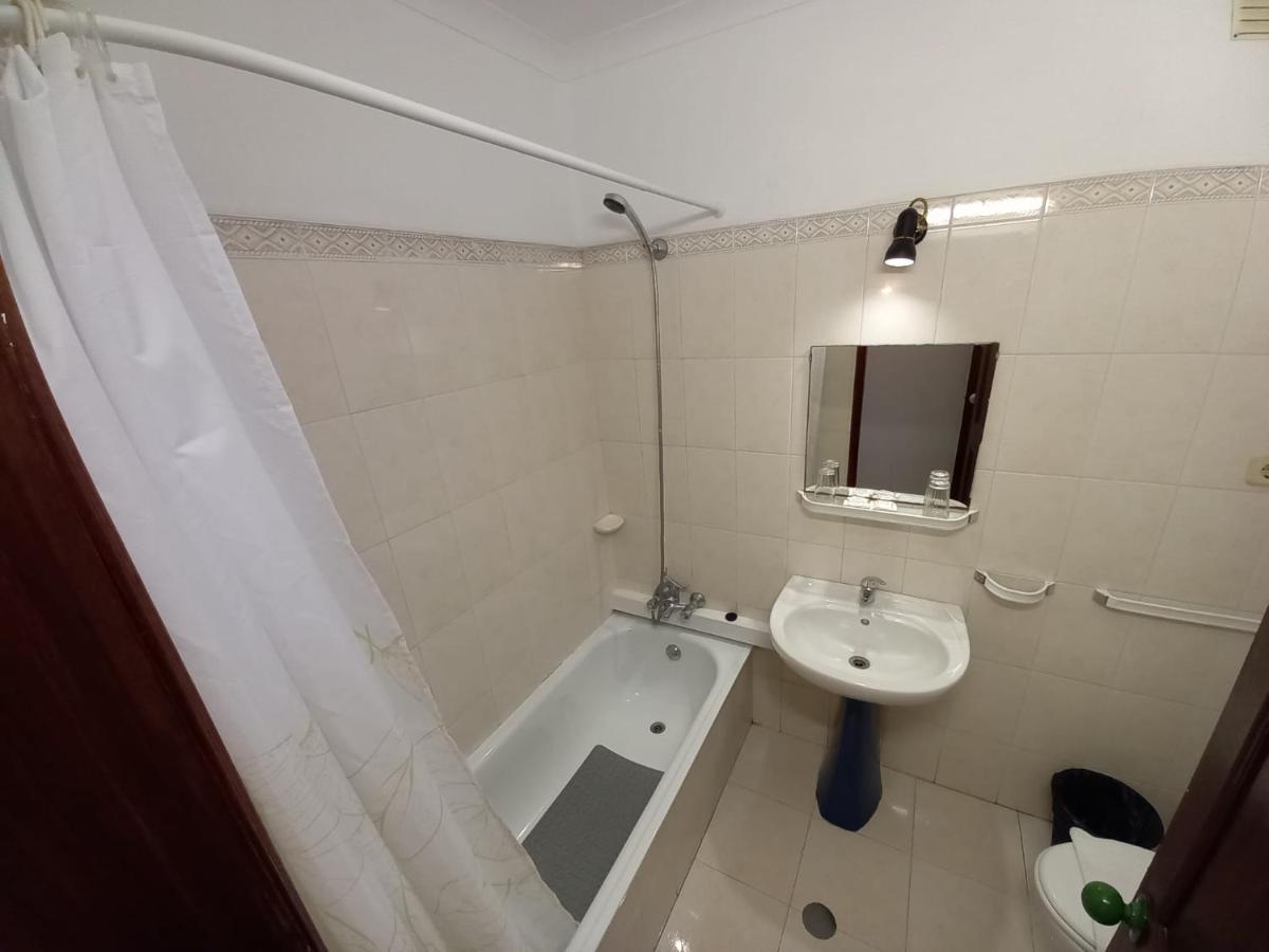 Dbv Guesthouse Lagos Exterior photo