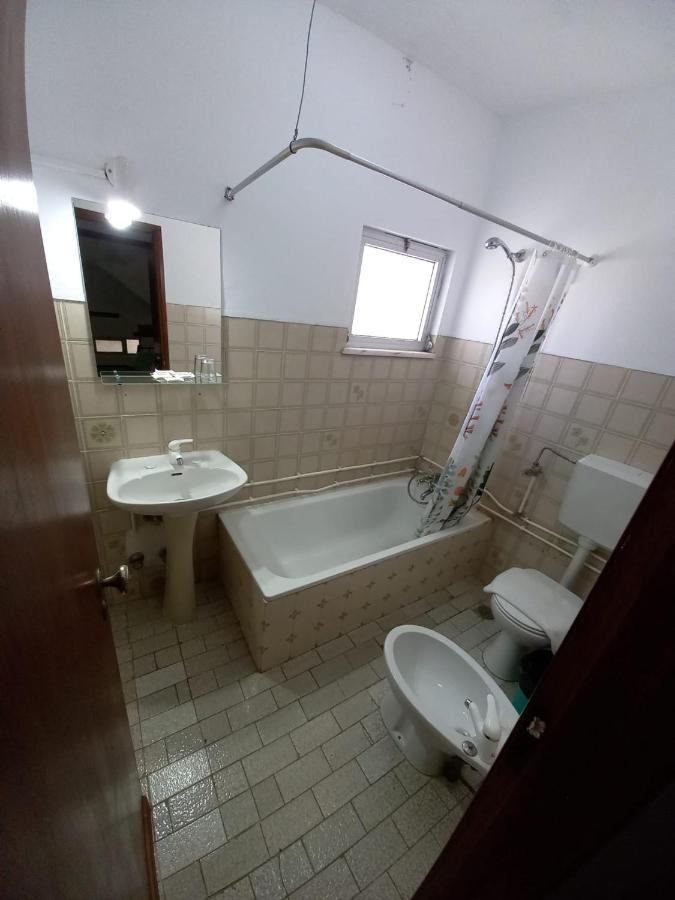 Dbv Guesthouse Lagos Exterior photo